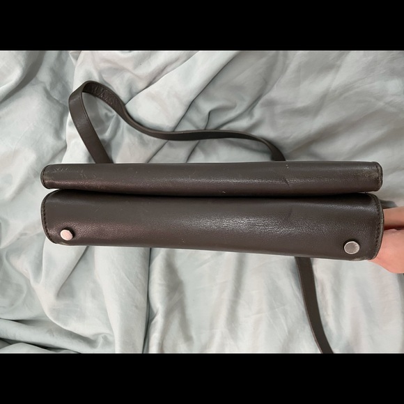 Everlane Petra Crossbody Bag - Picture 4 of 10